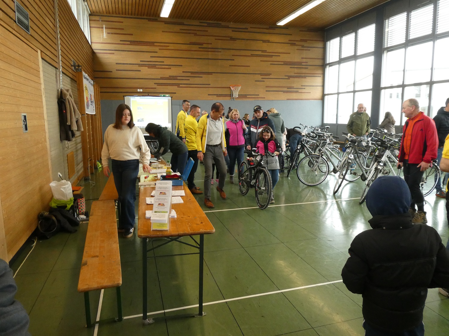 Die Halle füllt sich
